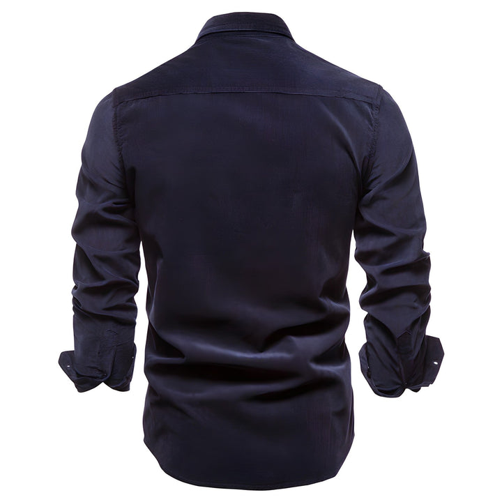 Nauwsluitend heren overhemd met lange mouw van zacht katoen, ideaal voor comfortabele herenmode. Casual chic.