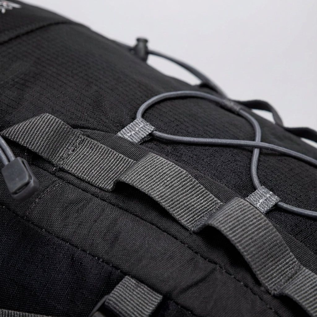 Robuuste Packnova outdoor rugzak, duurzaam ontworpen voor lange reizen, wandelen en buitensporten.