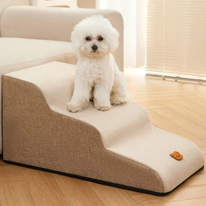 Antislip PawStep huisdiertrap voor veilig op- en afstappen van honden en katten, beschermt gewrichten.
