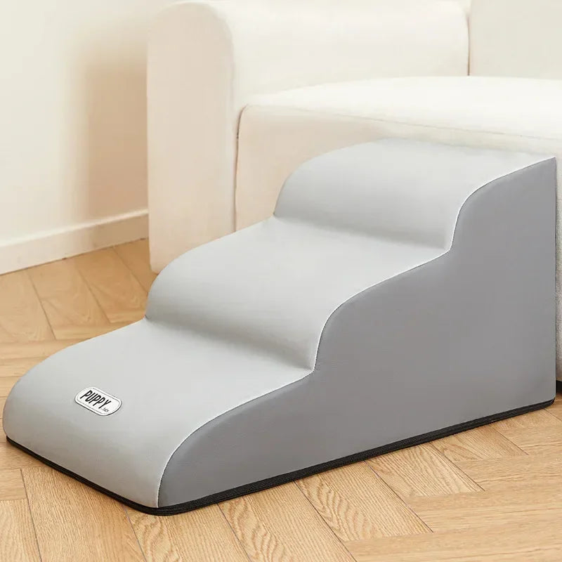 Zachte PawStep huisdiertrap biedt comfortabel klimmen voor uw hond of kat naar bank of bed. Perfect voor gewrichten.