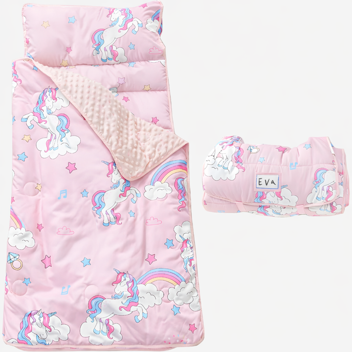 Peuter nap mat met geïntegreerd kussen en deken, ideaal voor dutjes op kinderopvang of kleuterschool.