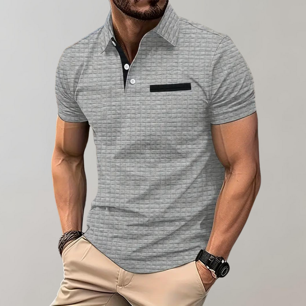 Laatste detailopname van het comfortabele heren poloshirt