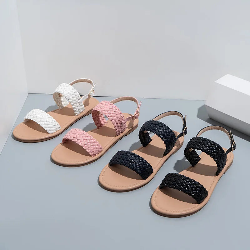 Comfortabele dames zomersandalen Elina, plat design met stevige antislipzool voor veilige zomerse stappen.