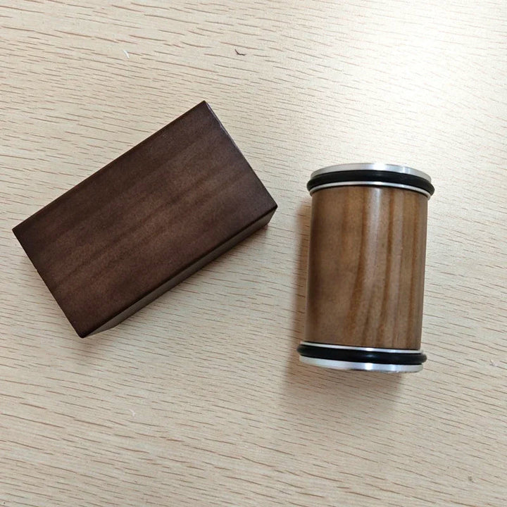 Magnetische slijpsteen met rolmechanisme voor het eenvoudig en veilig slijpen van alle keukenmessen.