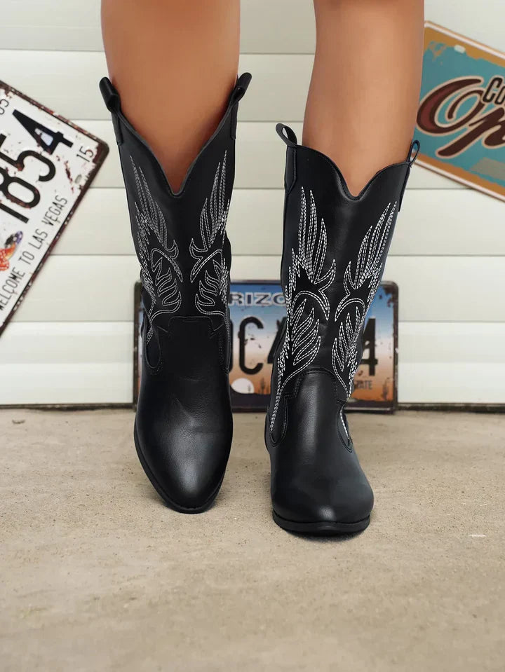 Elegante en veelzijdige PU-leren dames cowboylaarzen Clara, perfect voor een trendy westernlook.