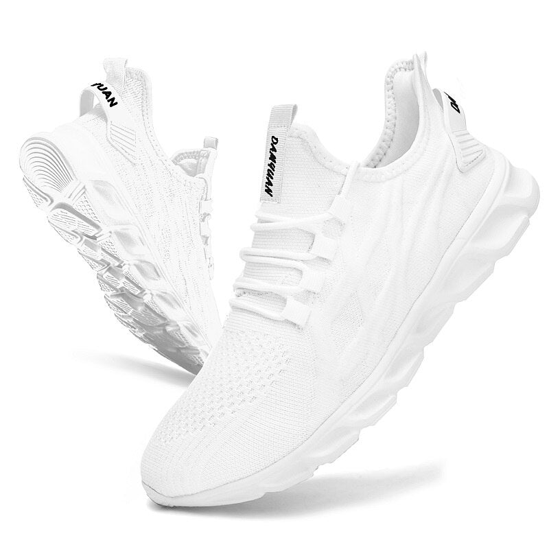 Veelzijdige heren sneakers met stevige zool in zwart, wit en grijs, ideaal voor dagelijks comfort en casual stijl.