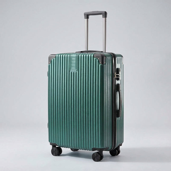 Open retro koffer interieur met slimme indeling en hoekbescherming, voor georganiseerd inpakken van bagage.