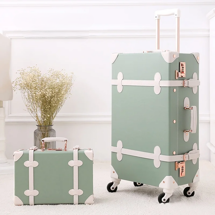 Hoogwaardige retro hardschaal kofferset, inclusief handige wielen. Comfortabel reizen met stijl.