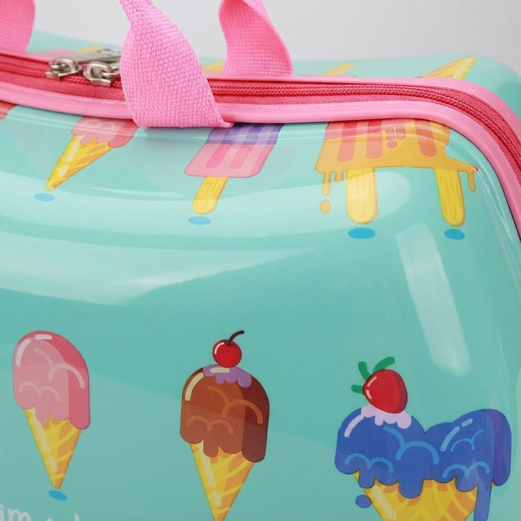 Blauwe RidePop rijdkoffer voor kinderen; combineert bagage met zitje, leuk voor lange reizen en wachten.
