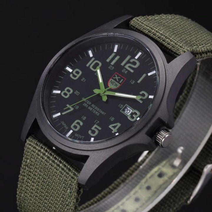 "Robuust tactisch legerhorloge voor mannen, schok- en waterbestendig, stoer design ideaal voor avonturen."