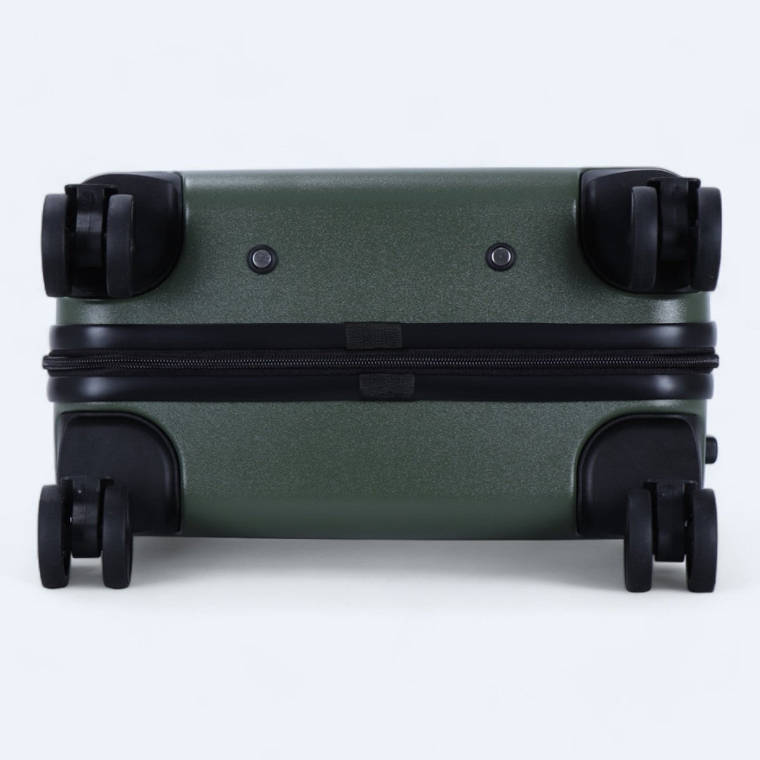 Geïntegreerd cijferslot op elke hardcase trolley voor beveiligd reizen.