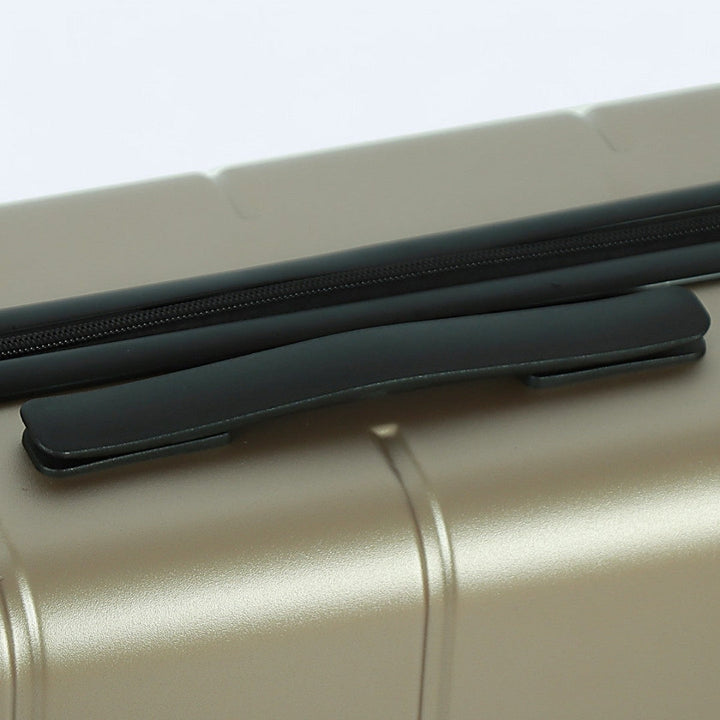 Duurzame hardcase reisbagage die bestand is tegen de uitdagingen van reizen.