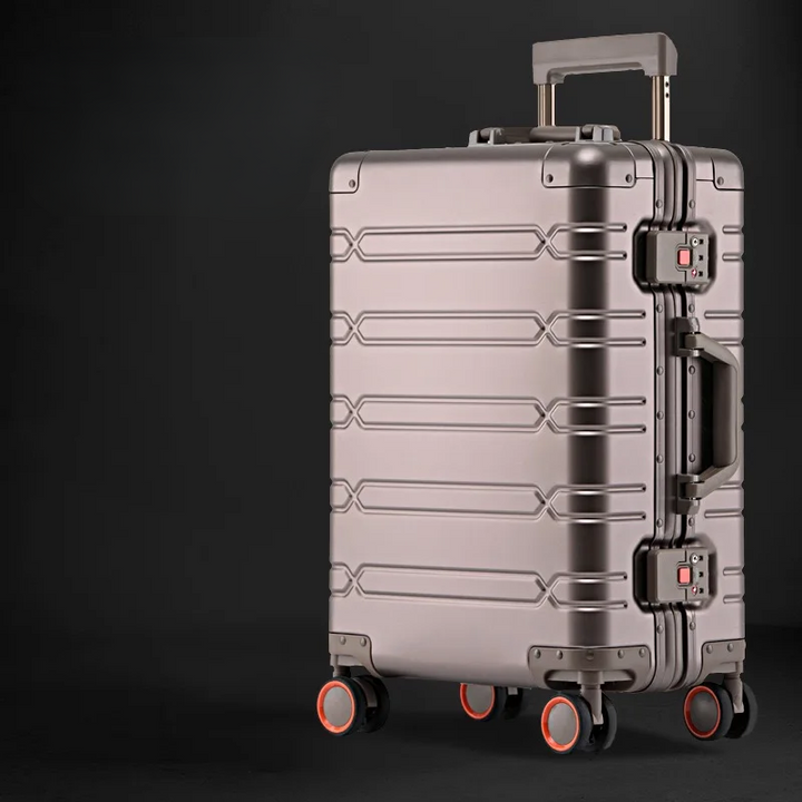 Robuuste aluminium-magnesium reiskoffer met TSA-slot. Ideaal voor duurzame en veilige reisbagage.