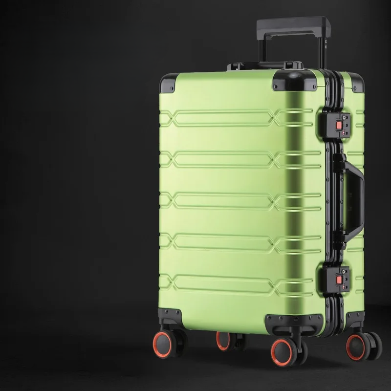 Grote aluminium-magnesium koffer, perfect als ruimbagage. Met soepele spinnerwielen en stevig TSA-slot.