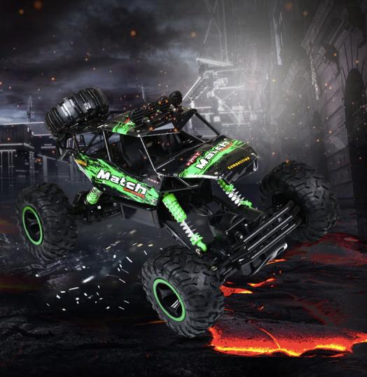 Zwarte RC monster truck 4x4 rijdt door zand, ideaal off-road speelgoed met afstandsbediening voor kinderen.
