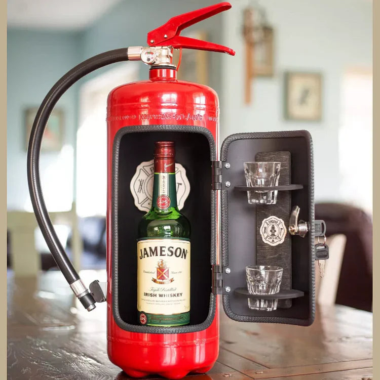 Unieke drankkast in brandblusser design, veilige & discrete drankopslag. Perfect cadeau voor mancave.