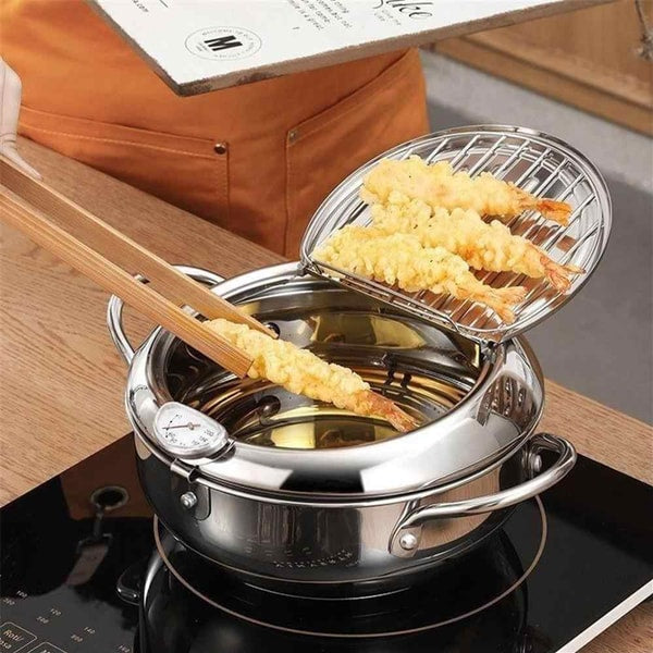 Roestvrijstalen friteuse met ingebouwde thermometer voor perfect knapperige frietjes en snacks.