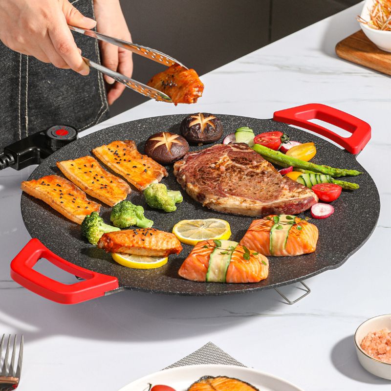 Compacte anti-aanbak elektrische bakplaat, perfect voor binnen BBQ en grillen van vlees of groenten.