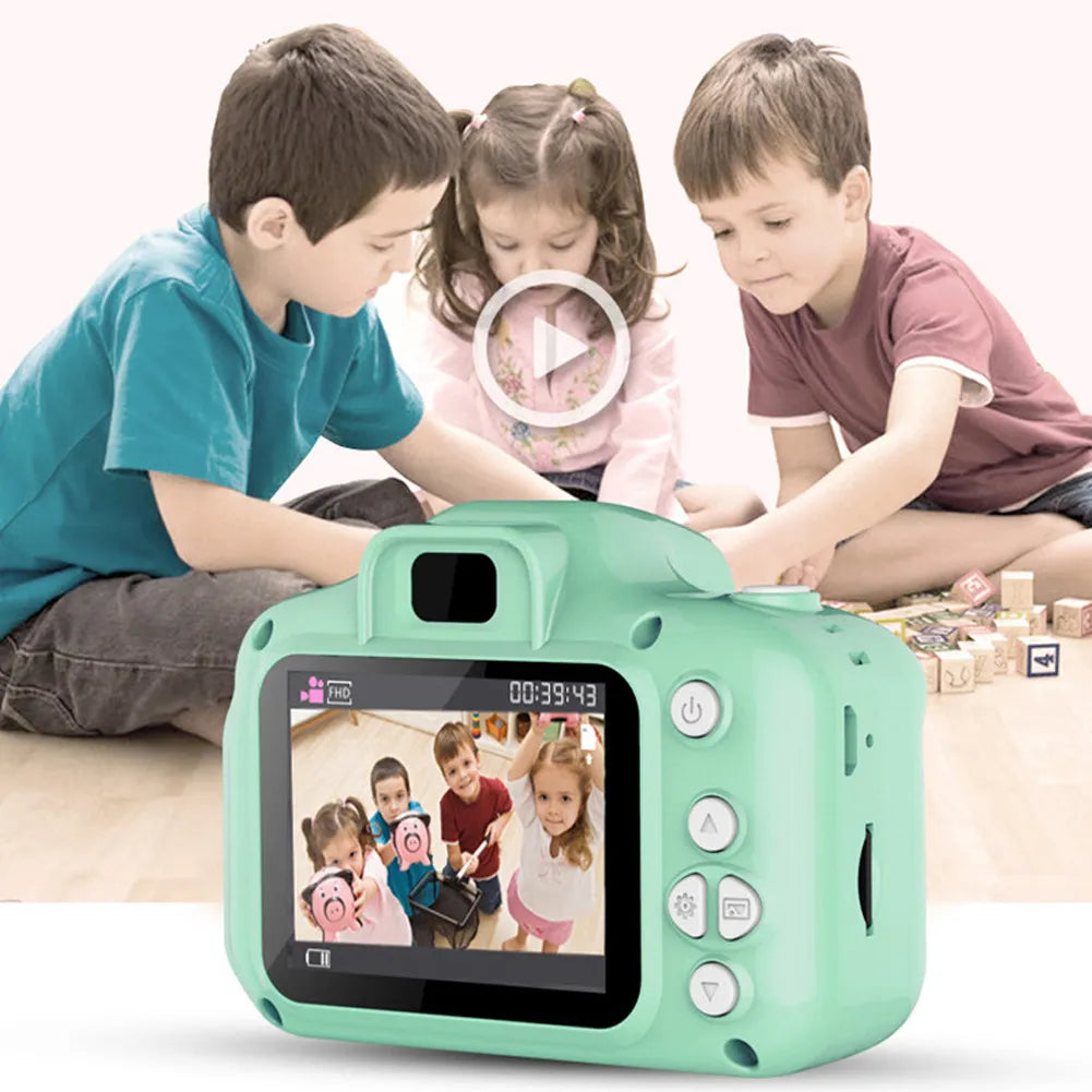 Roze KiddoFrame kindercamera, valbestendig digitaal speelgoed voor creatieve fotografie en educatief plezier.