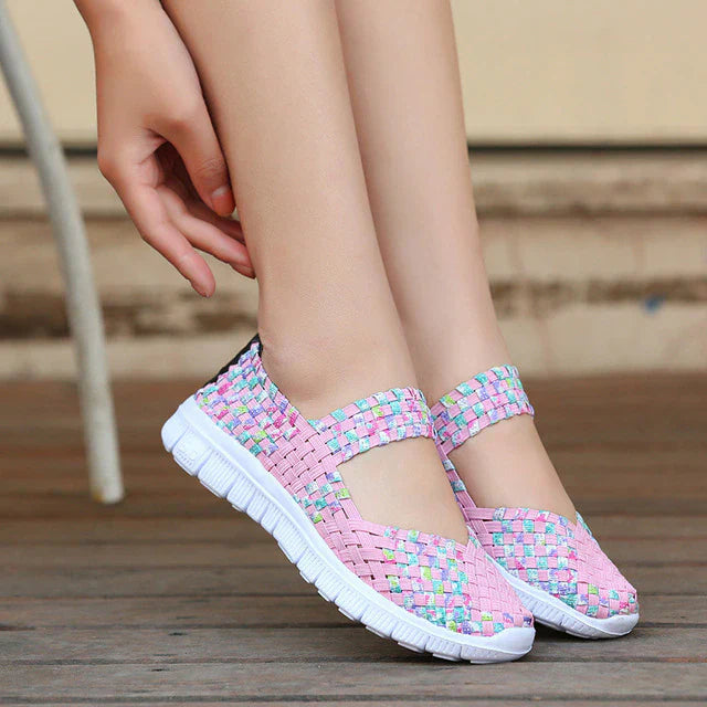 Paarse orthopedische dames instappers met superieur comfort en voetondersteuning, perfect als casual zomerschoen.