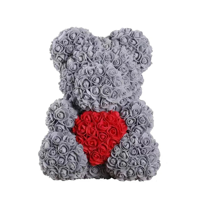 Handgemaakte rozenbeer knuffel van rozen; een blijvend symbool van liefde.