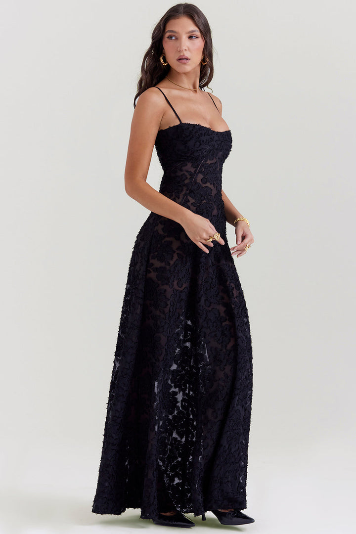"Rugloze Elvina maxi jurk met geborduurde details, elegante lange jurk voor zomerse gelegenheden in vrouwenmode"