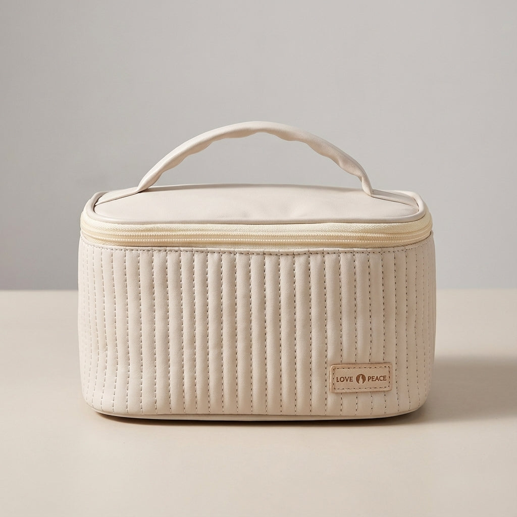 Dames toilettas met meerdere vakken; perfecte reis organizer voor make-up, cosmetica en beauty reisbenodigdheden.