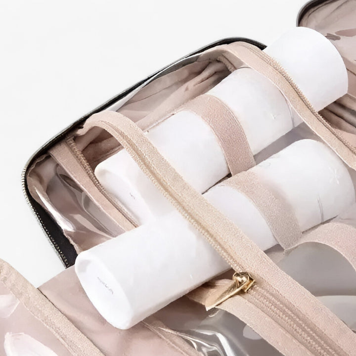 Trendy roze toilettas, ruim en compact, perfect als reisorganizer voor al je beautyproducten onderweg.