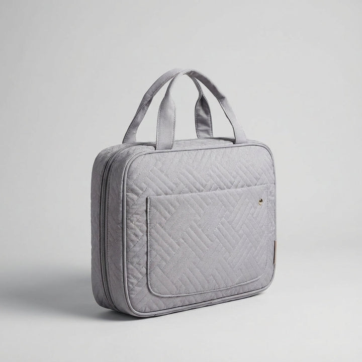 Elegante zwarte toilettas, compact en duurzaam, een must-have voor georganiseerd reizen met stijl.