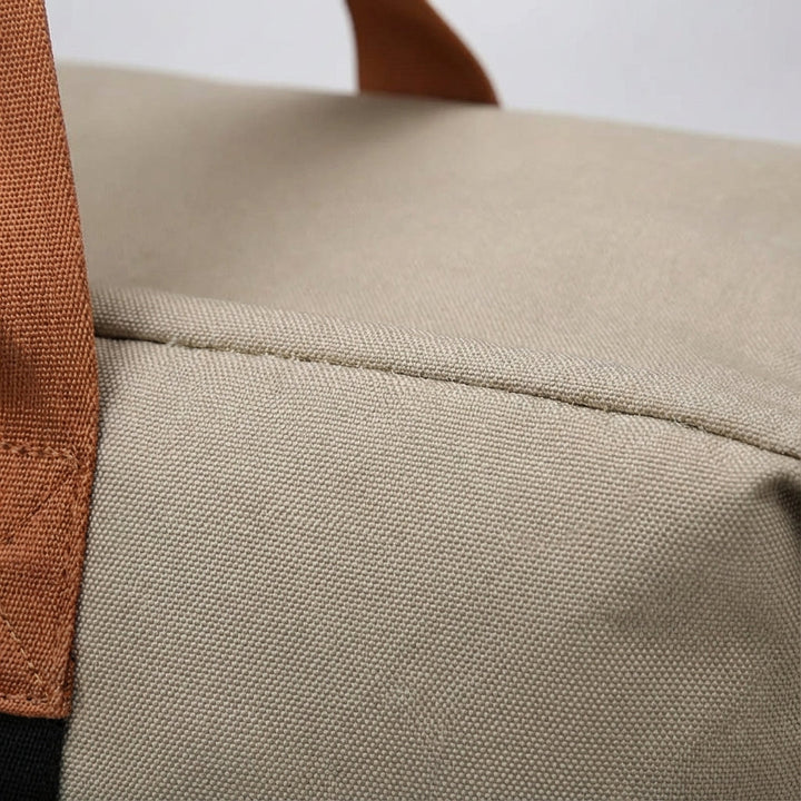 Praktische sporttas voor dames en heren, met veel ruimte voor fitnesskleding en accessoires. Robuuste gymtas.