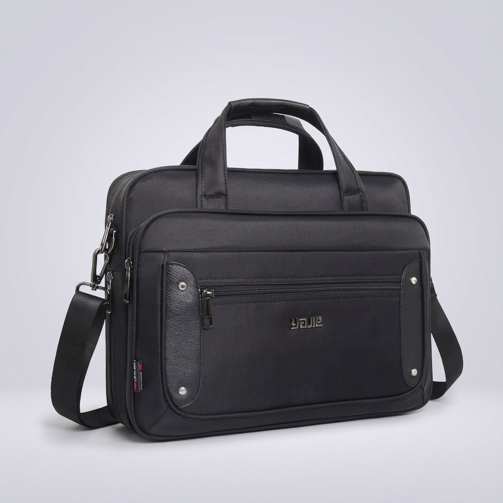 Veilige laptoptas UrbanBrief van robuust canvas, ideaal als computertas, schoudertas of reistas met bescherming.