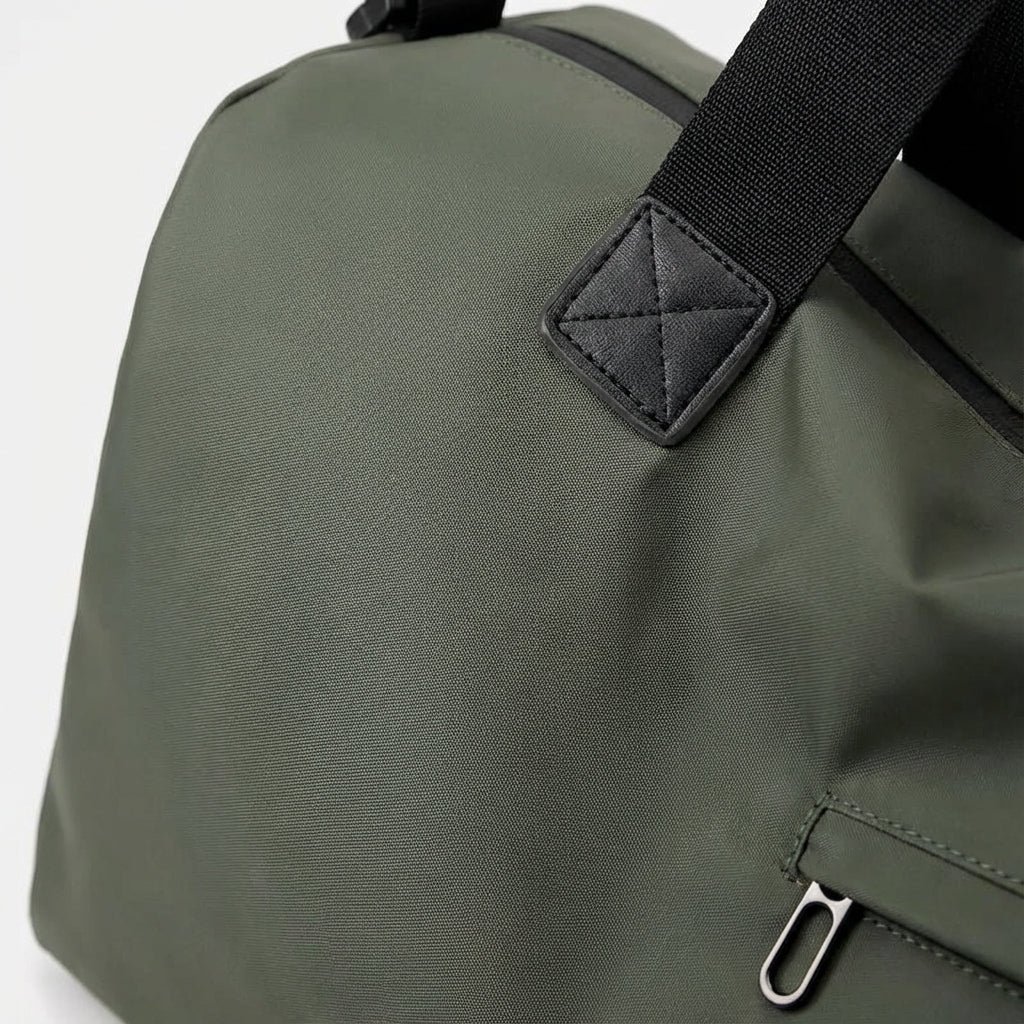 Stijlvolle Roamify weekendtas, ruime bagage voor reizen en sport. Waterdicht en praktisch reisaccessoire.