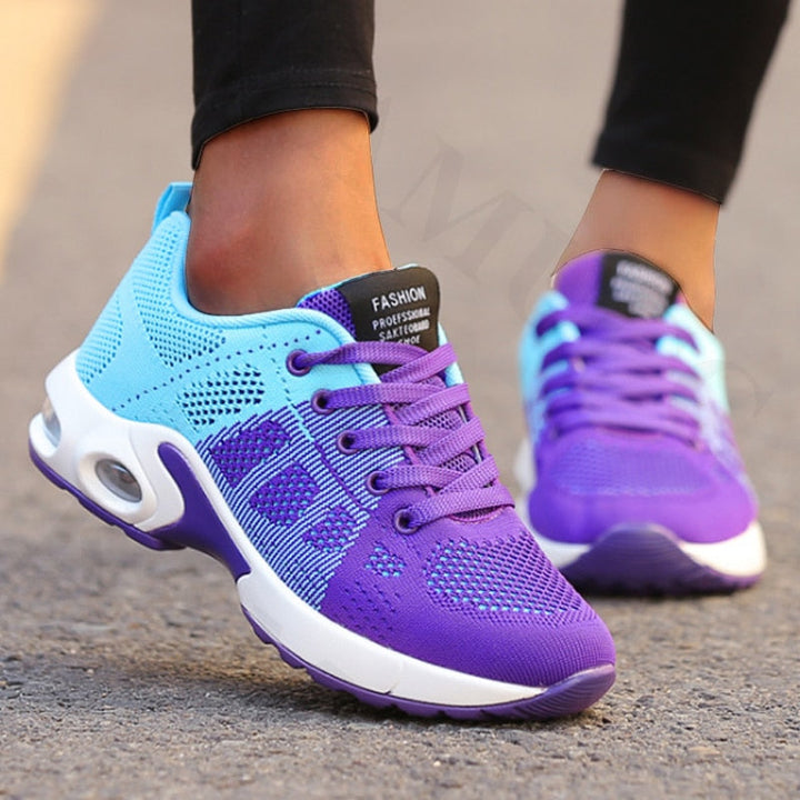 Veelzijdige RunnyShoes dames sneakers; comfortabel voor fitness, hardlopen en dagelijks sportief gebruik. Trendy design.