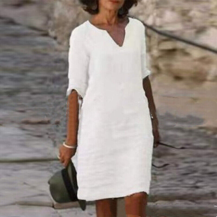 Midi lente/zomer jurk voor dames, comfortabel en luchtig, ideaal als strandjurk of casual outfit.