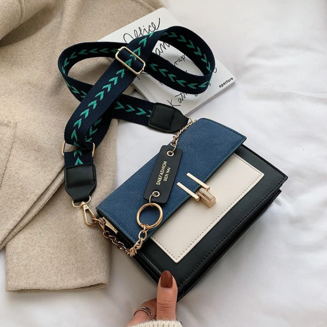 Zwarte Sana schoudertas met speciaal telefoonvak, handig en stijlvol; de ideale crossbody tas voor vrouwen.