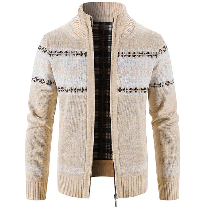 Gebreid Scandinavisch herenvest NordicEdge met traditioneel patroon, stijlvol en comfortabel.