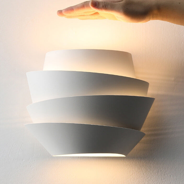 Sfeervolle designlamp NordGlow, een scandinavische wandlamp met twee lichtpunten.