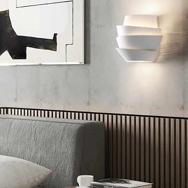 IJzeren wandlamp, scandinavisch en modern, met dubbele lichtpunten voor woonkamer.