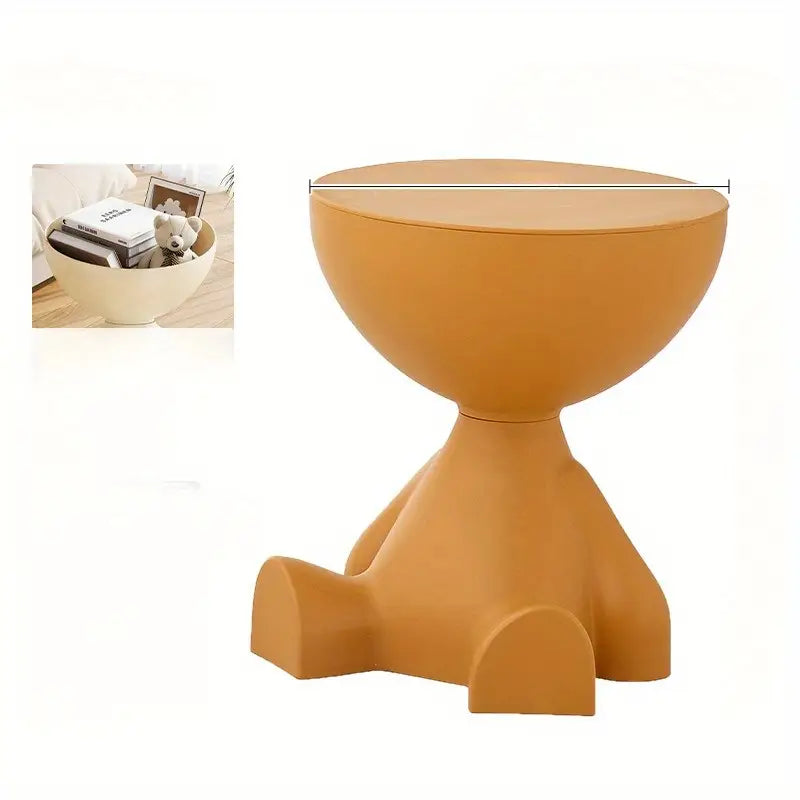 Compact wit decoratief bijzettafeltje. Veelzijdig te gebruiken als salontafel of tuinmeubel.
