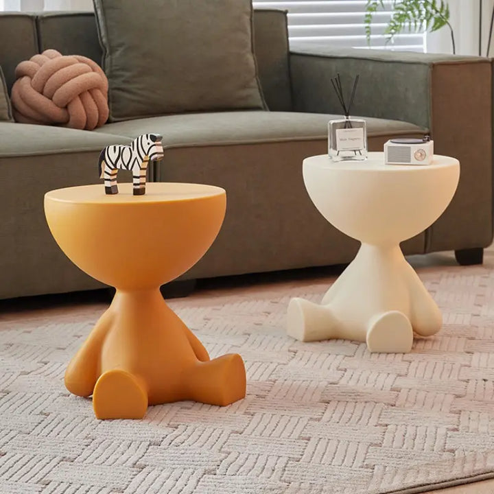Decoratief wit kunststof interieur meubel. Perfect als modern nachtkastje, bijzettafel of opbergtafel.