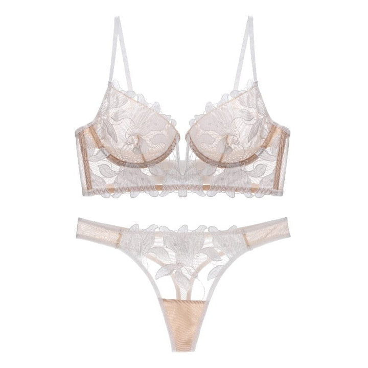 Modieuze dames lingerie set: kanten beha met diepe V-hals en bijpassende sexy slip.