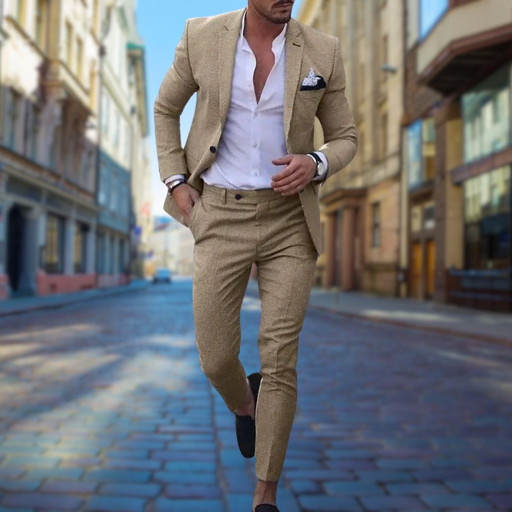 "Slim fit heren zomerpak voor bruiloften, elegant grijs met subtiele stiksels, perfecte pasvorm en ademend materiaal."