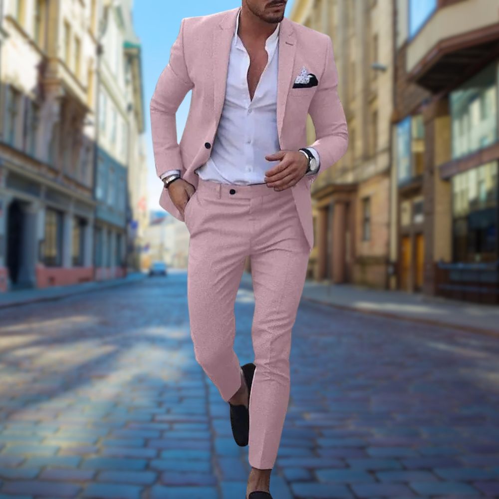 "Slim fit heren zomerpak voor bruiloften, elegant grijs met subtiele stiksels, perfecte pasvorm en ademend materiaal."