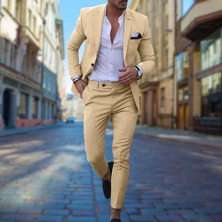 "Slim fit heren zomerpak voor bruiloften, elegant grijs met subtiele stiksels, perfecte pasvorm en ademend materiaal."