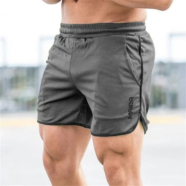Zwarte slim fit heren zwemshort, comfortabele badmode. Elastisch en modern design voor de zomer.