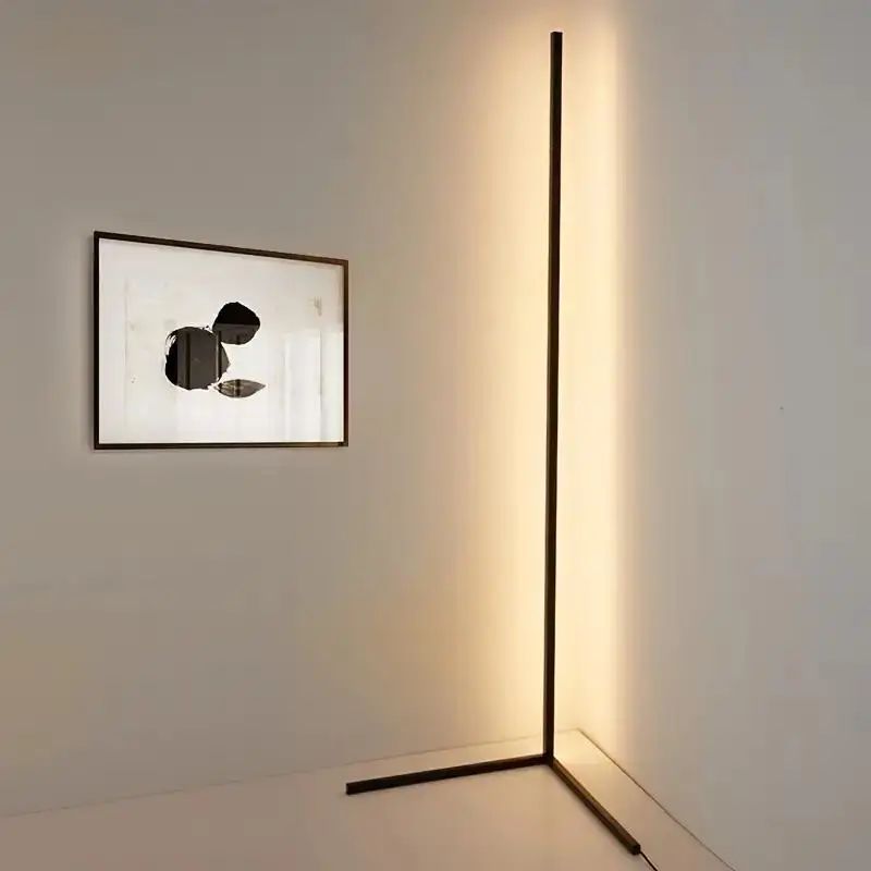 SmartRGB hoek vloerlamp met dimbare kleuren en muziek sync, bedienbaar via app. Sfeervolle LED verlichting.