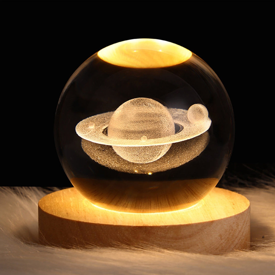 SolarSphere kristallen planeet sfeerlamp met rustgevend LED licht, ideaal voor slaapkamer decoratie.