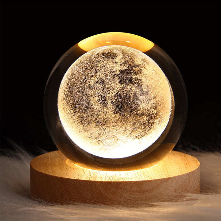 Decoratieve SolarSphere planeetlamp: een unieke kristallen sfeerlamp die modern interieur verrijkt.