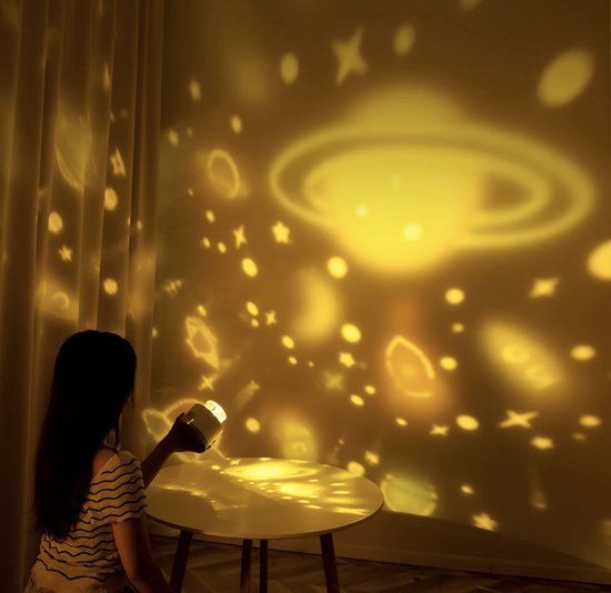 Betoverende sterrenprojectie nachtlamp voor kinderen, rustgevend sfeerlicht in de kinderkamer.