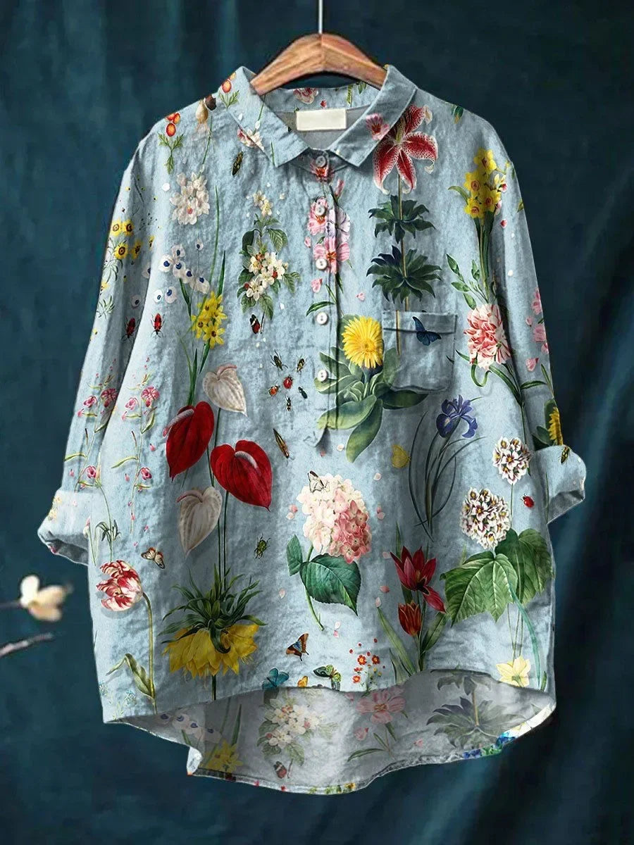 Stijlvol dames overhemd met blauwe bloemenprint, knoopsluiting. Comfortabele, modieuze blouse voor lente/zomer.